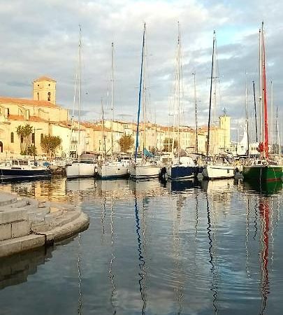 Апартаменты Le Mistral Location Ла-Сьота Экстерьер фото